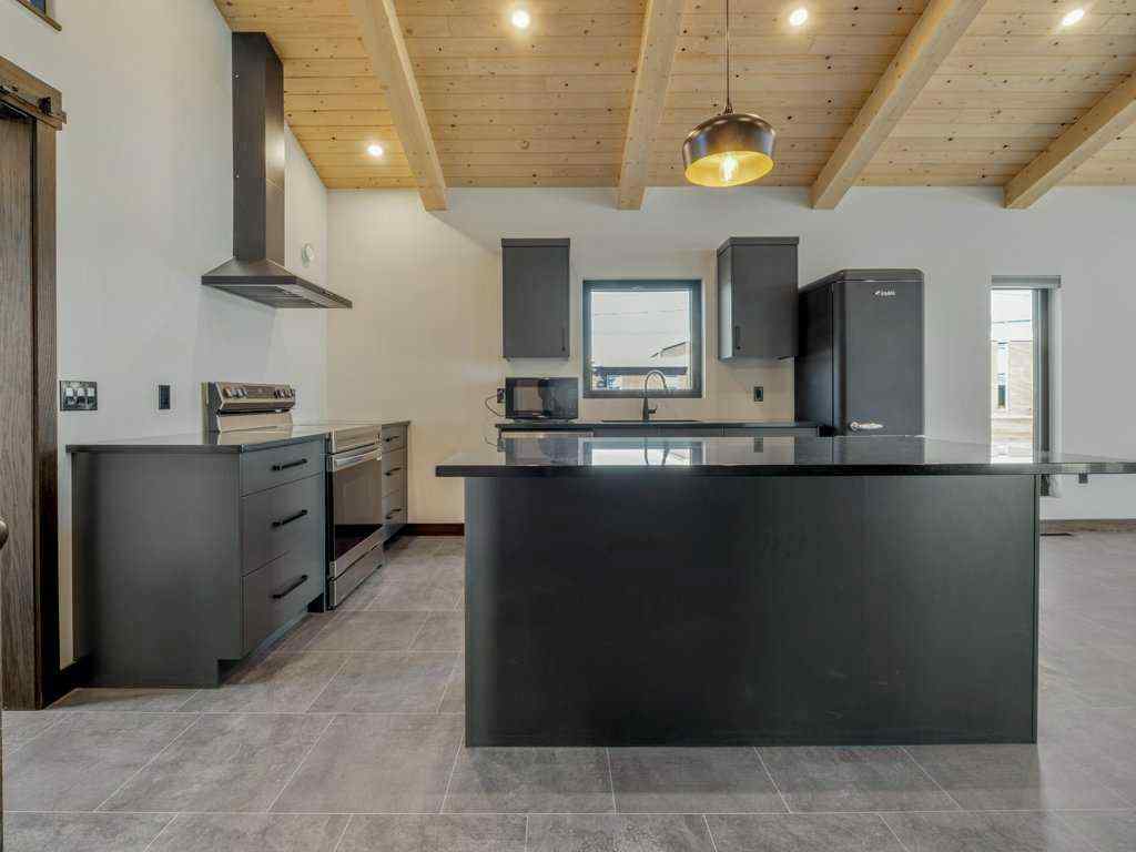 MLS® A2207854 - 686 Lacombe Street  in NONE Pincher Creek, Residential