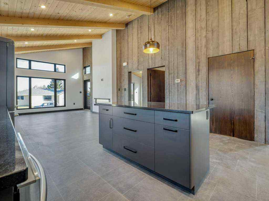 MLS® A2207854 - 686 Lacombe Street  in NONE Pincher Creek, Residential