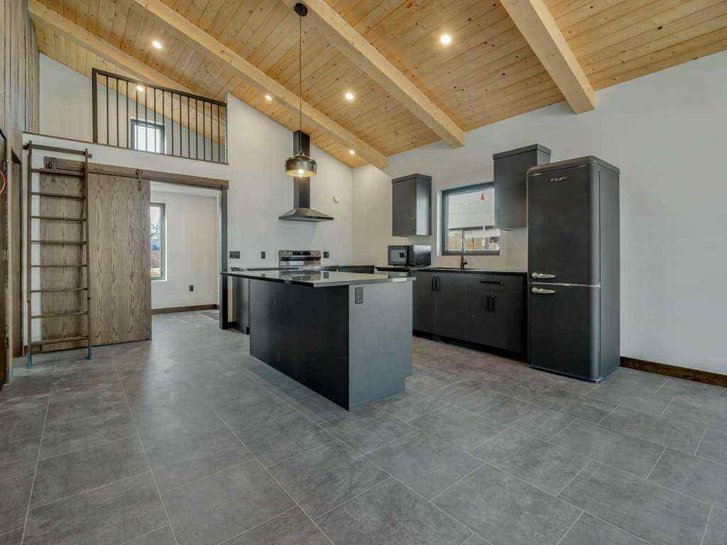 MLS® A2207854 - 686 Lacombe Street  in NONE Pincher Creek, Residential