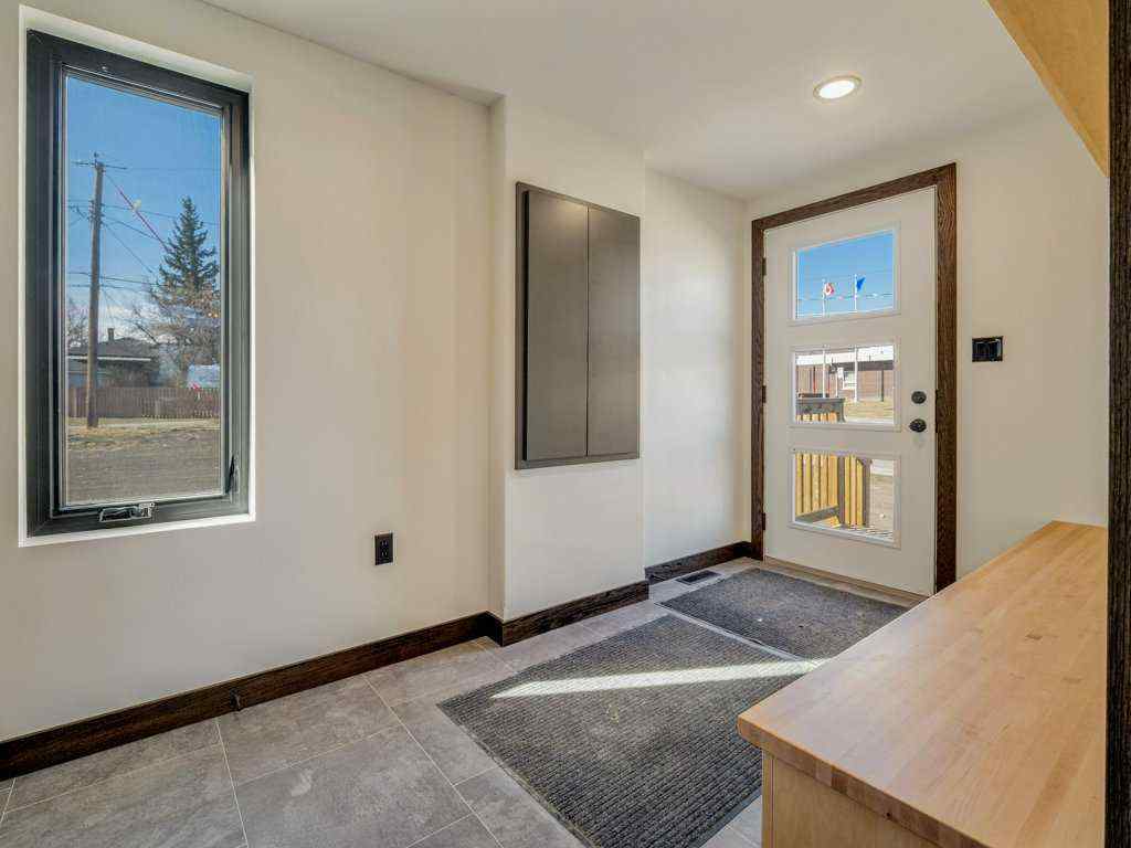 MLS® A2207854 - 686 Lacombe Street  in NONE Pincher Creek, Residential
