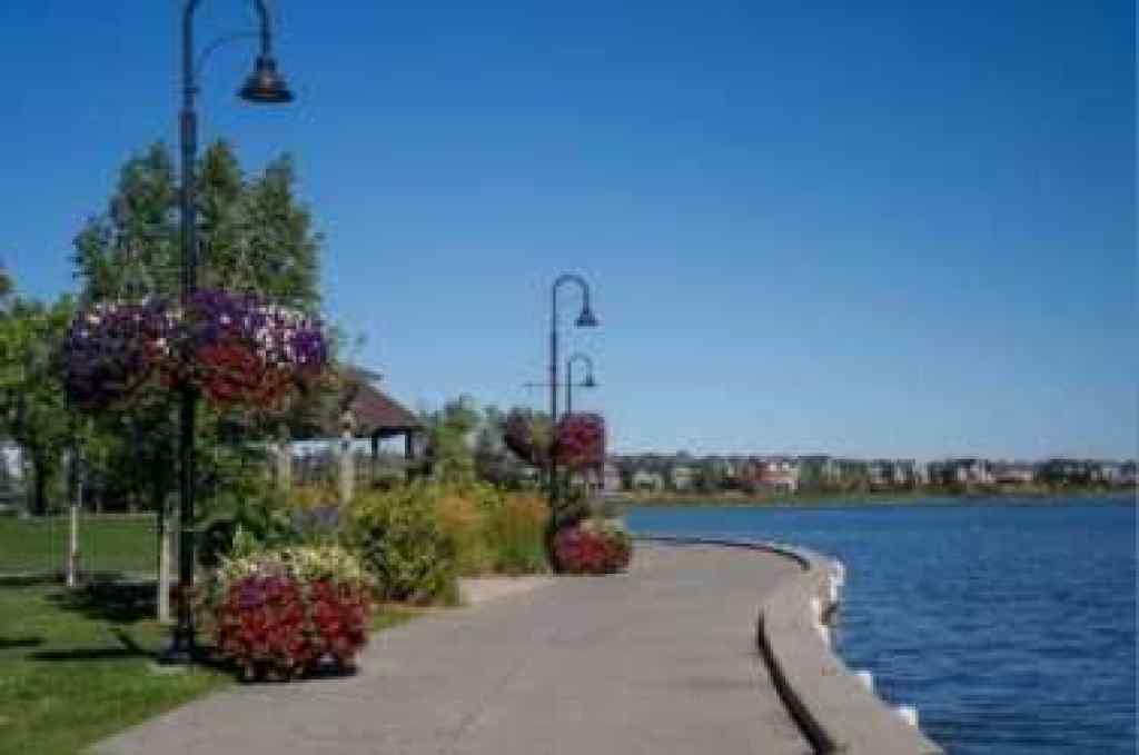 MLS® A2208025 - 115 WEST LAKEVIEW Passage  in Lakeview Landing Chestermere, Residential