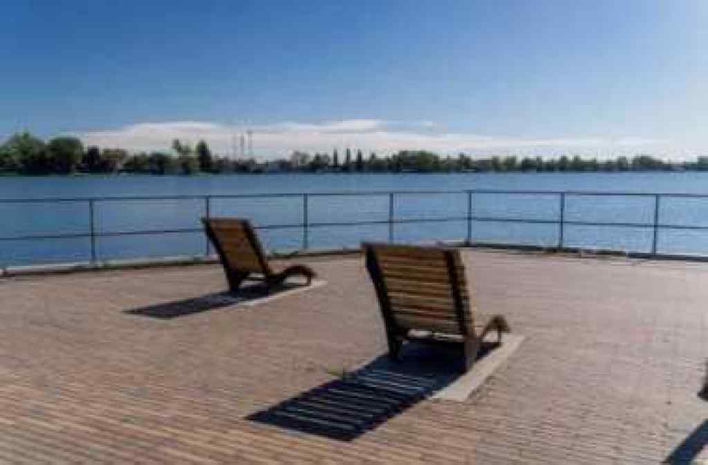 MLS® A2208025 - 115 WEST LAKEVIEW Passage  in Lakeview Landing Chestermere, Residential