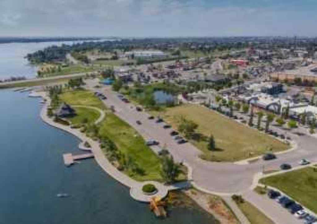 MLS® A2208025 - 115 WEST LAKEVIEW Passage  in Lakeview Landing Chestermere, Residential