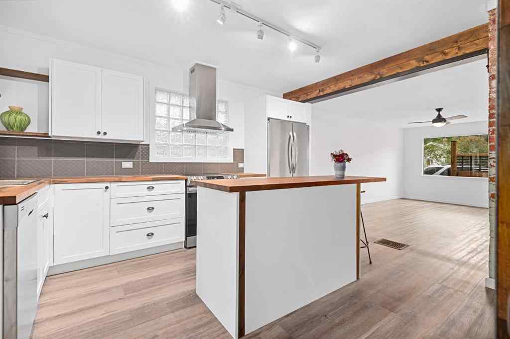 MLS® A2208131 - 260 2 Avenue  in East Coulee Drumheller, Residential