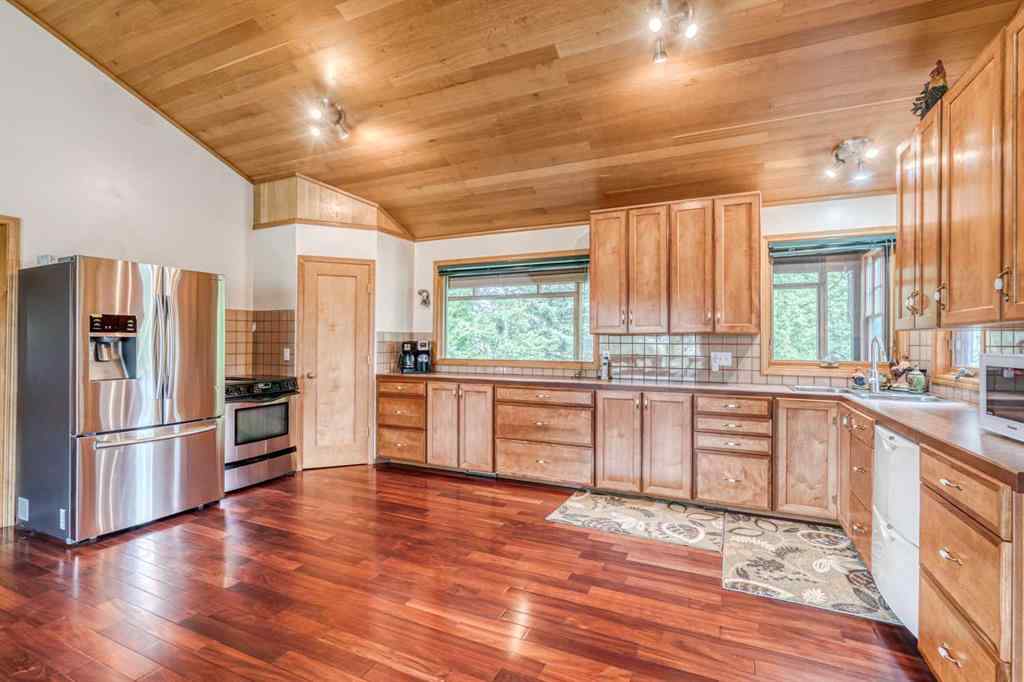 MLS® A2208140 - 240 Essex Street  in NONE Carbon, Residential