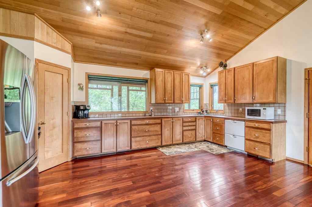 MLS® A2208140 - 240 Essex Street  in NONE Carbon, Residential