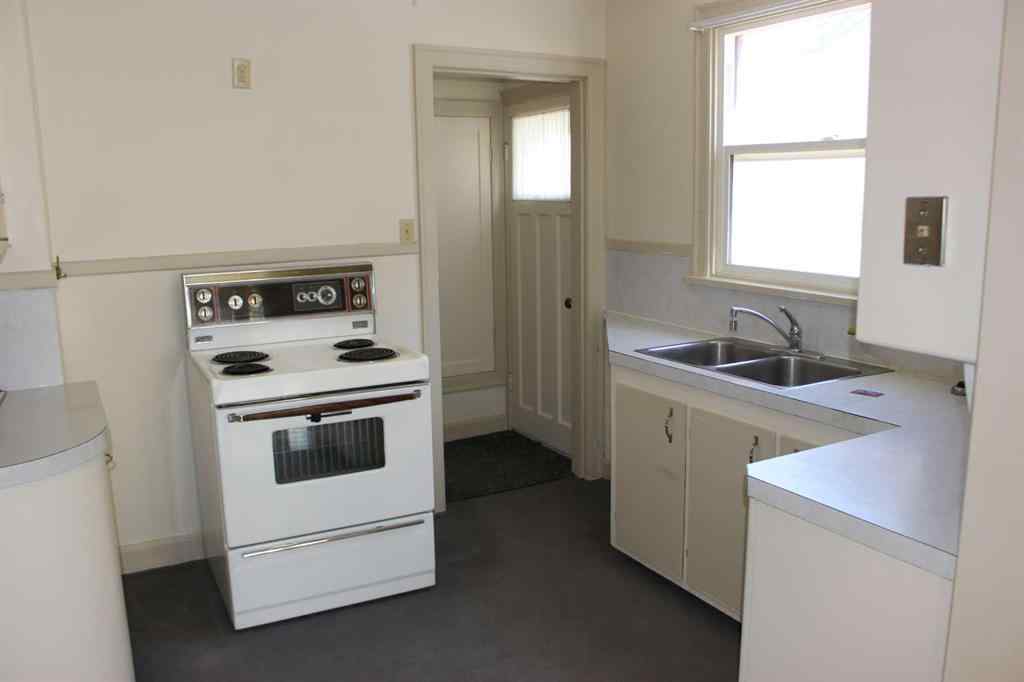 MLS® A2208310 - 422 Highway Avenue  in NONE Picture Butte, Residential