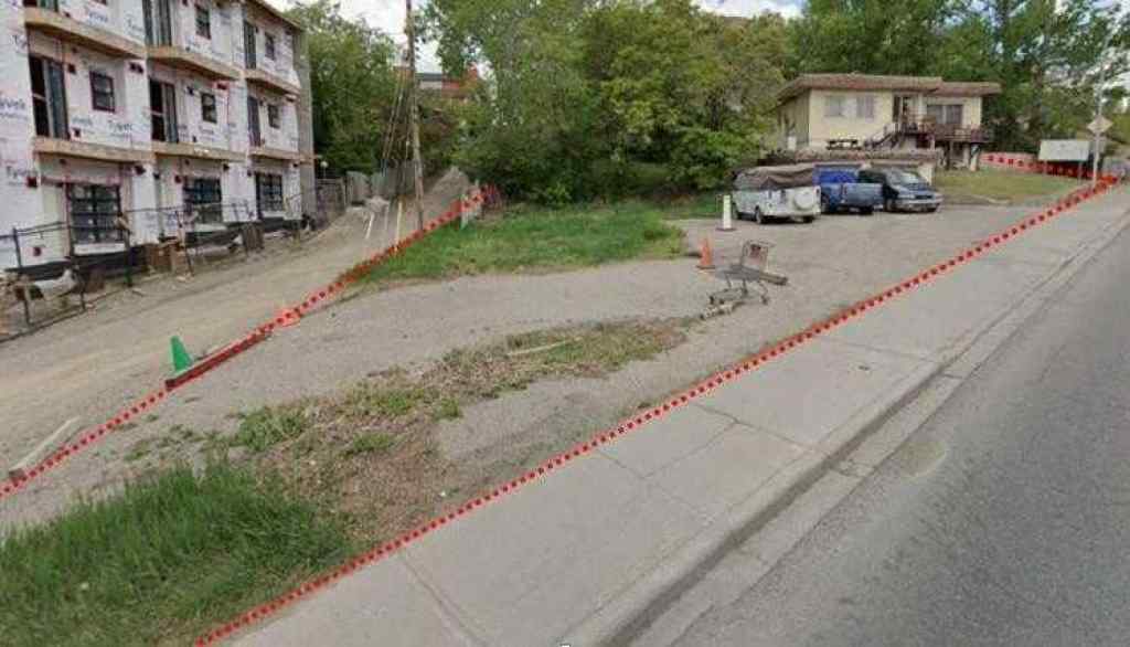 MLS® A2208345 - 411 Edmonton Trail NE in Crescent Heights Calgary, Land