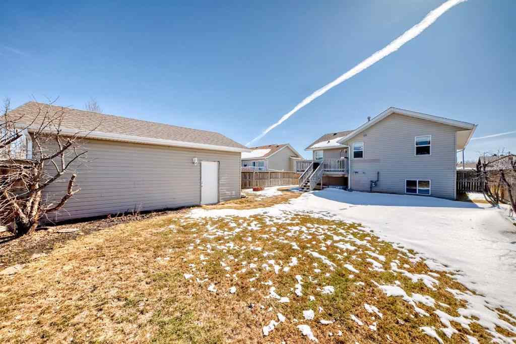 MLS® A2208349 - 5910 61 Avenue  in Lucas Heights Ponoka, Residential