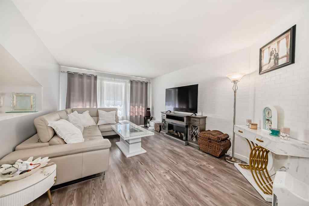 MLS® A2208349 - 5910 61 Avenue  in Lucas Heights Ponoka, Residential