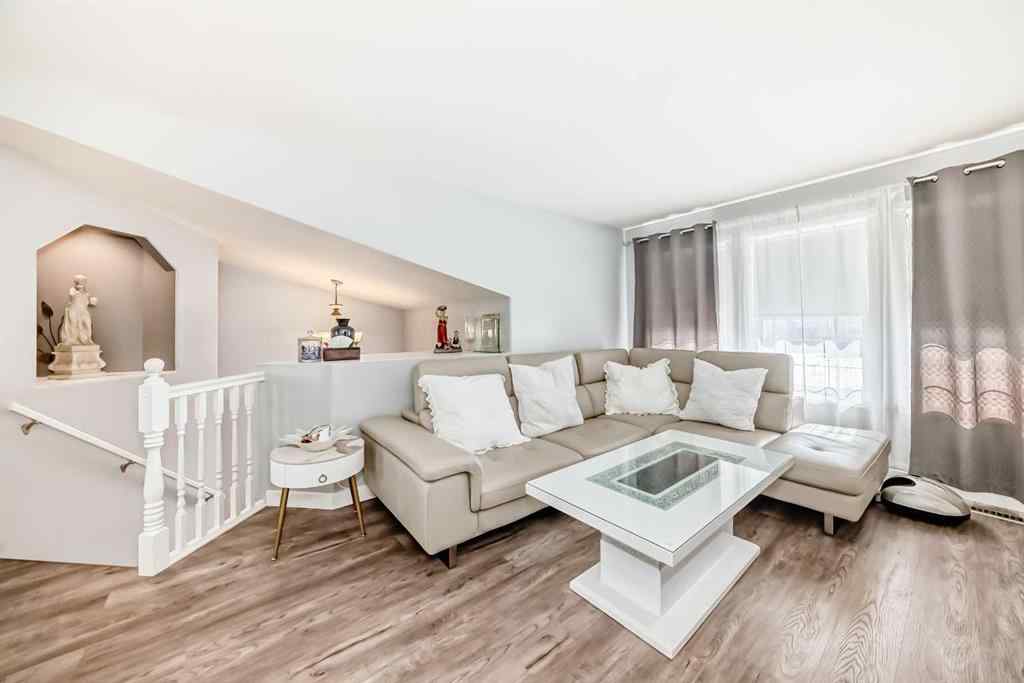 MLS® A2208349 - 5910 61 Avenue  in Lucas Heights Ponoka, Residential