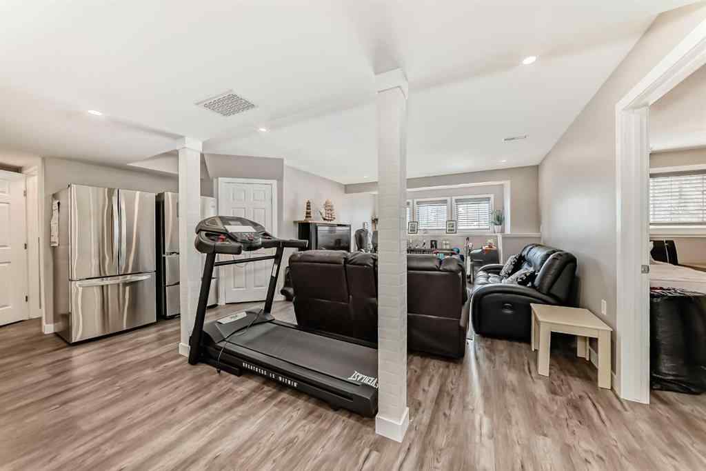 MLS® A2208349 - 5910 61 Avenue  in Lucas Heights Ponoka, Residential
