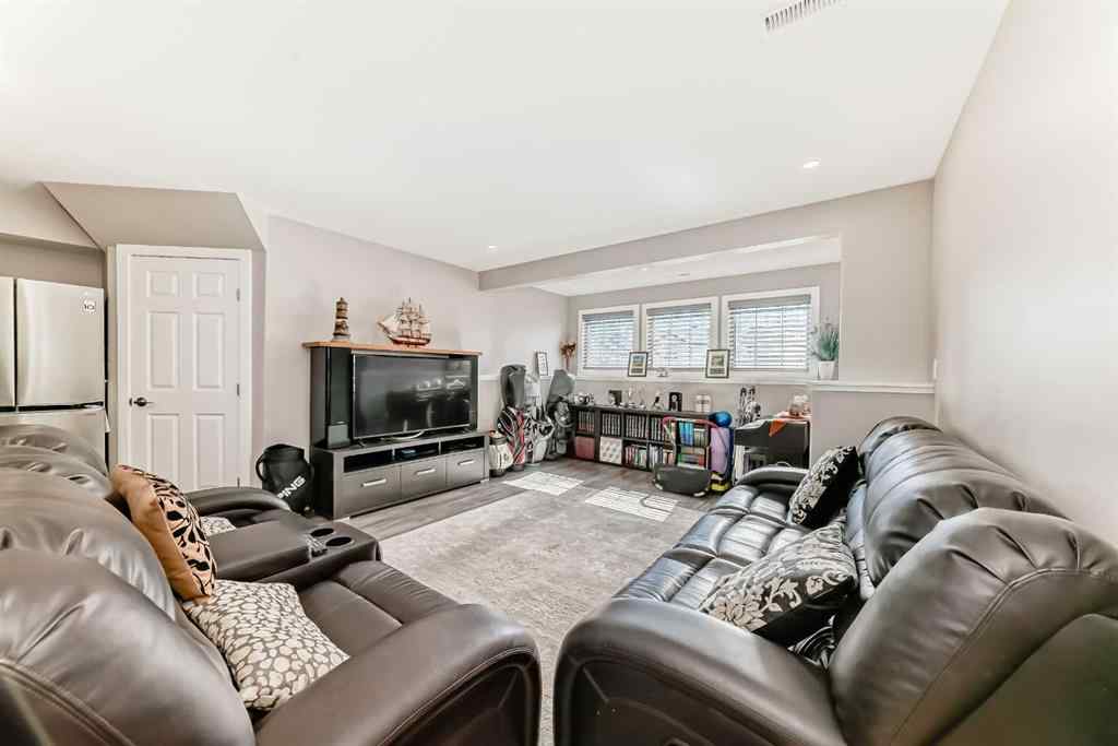 MLS® A2208349 - 5910 61 Avenue  in Lucas Heights Ponoka, Residential