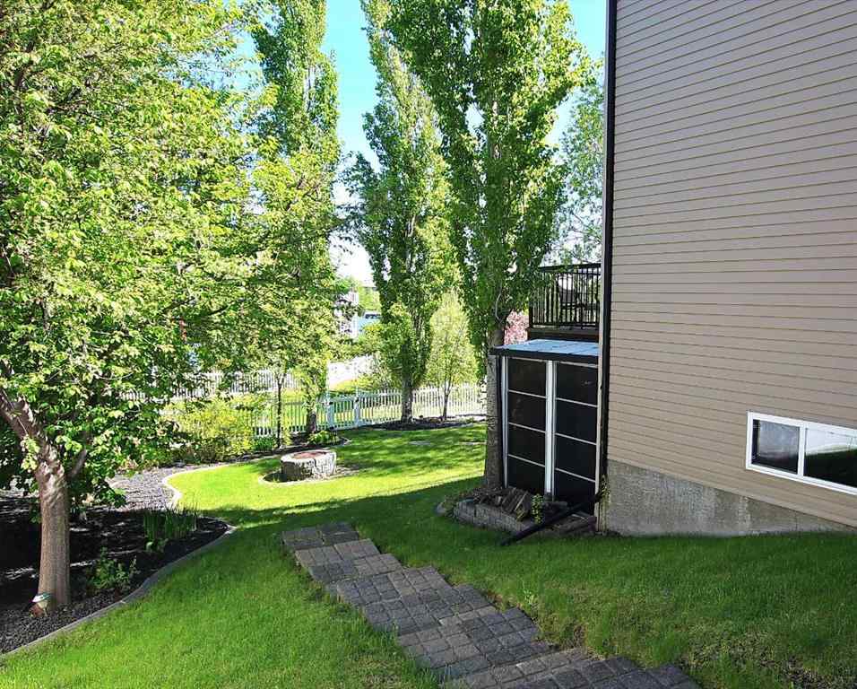 MLS® A2208564 - 18 Lakeland Road  in Lakeway Landing Sylvan Lake, Residential
