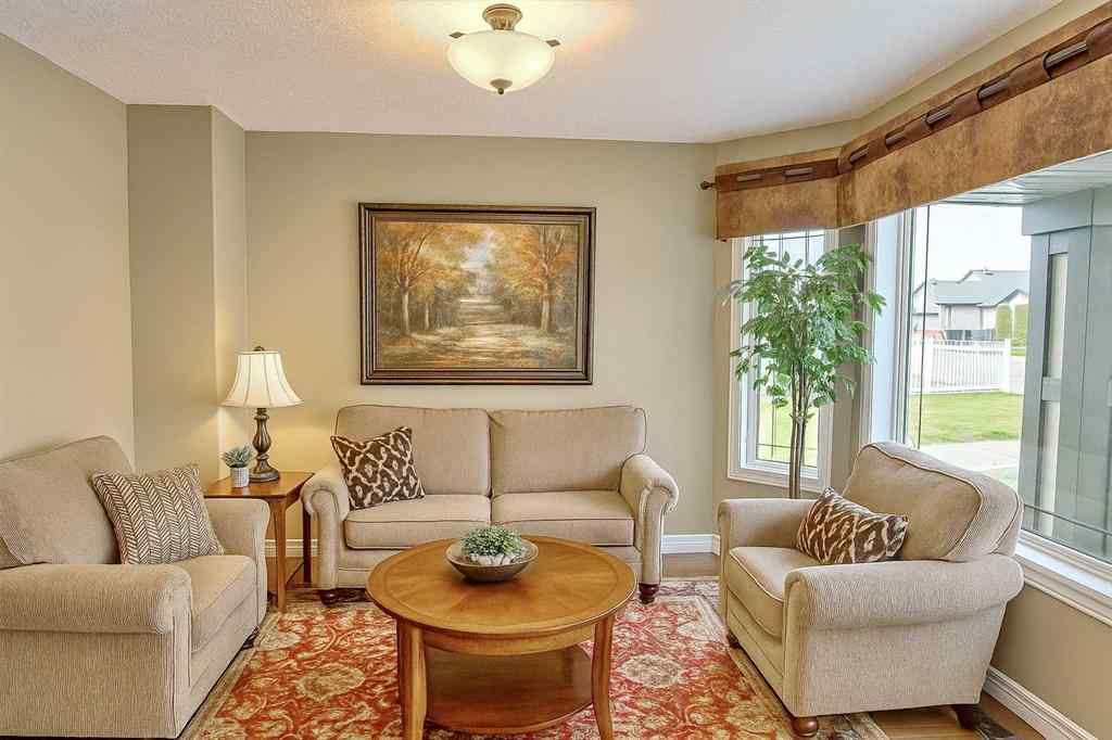 MLS® A2208564 - 18 Lakeland Road  in Lakeway Landing Sylvan Lake, Residential