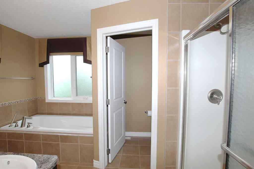 MLS® A2208564 - 18 Lakeland Road  in Lakeway Landing Sylvan Lake, Residential