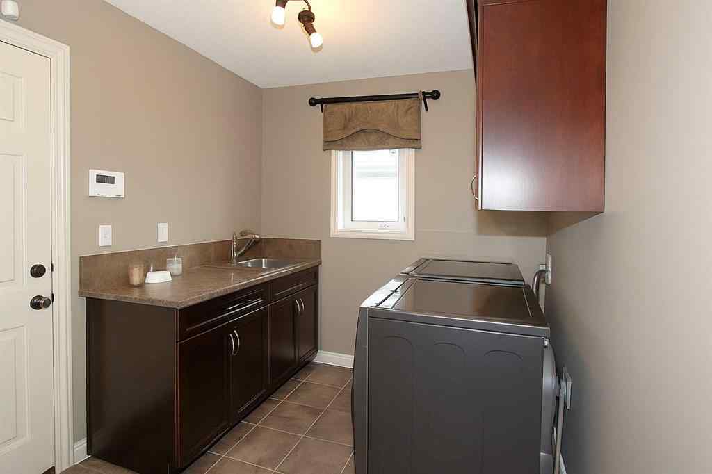 MLS® A2208564 - 18 Lakeland Road  in Lakeway Landing Sylvan Lake, Residential