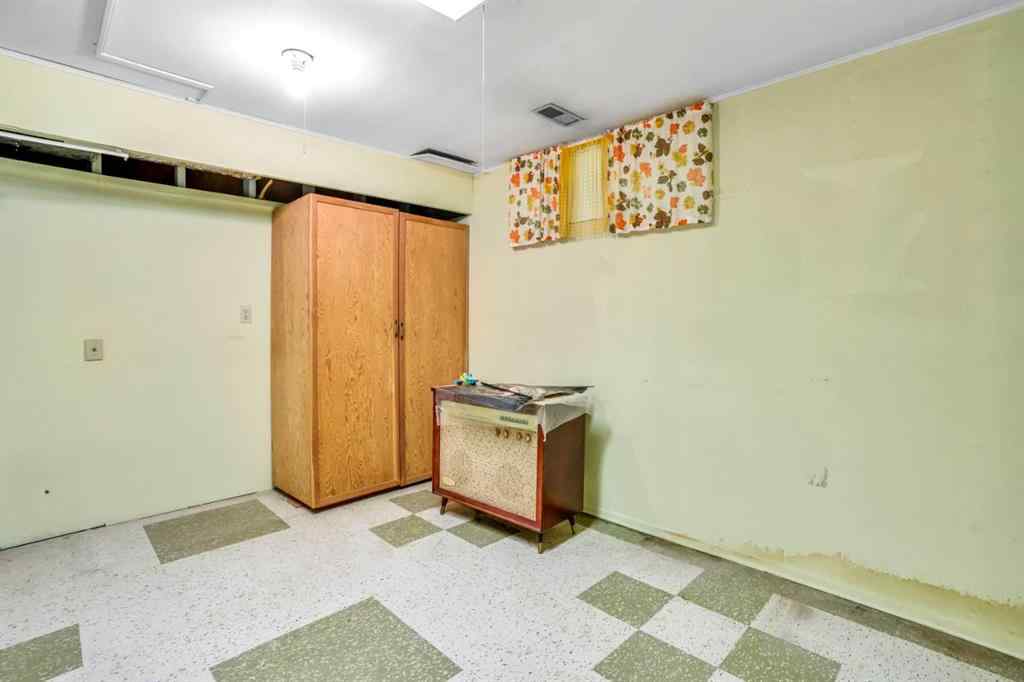 MLS® A2208915 - 924 Mayland Drive NE in Mayland Heights Calgary, Residential