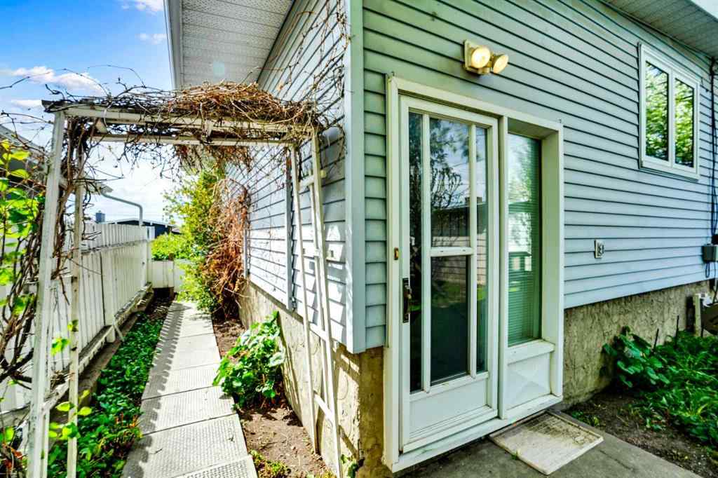 MLS® A2208915 - 924 Mayland Drive NE in Mayland Heights Calgary, Residential
