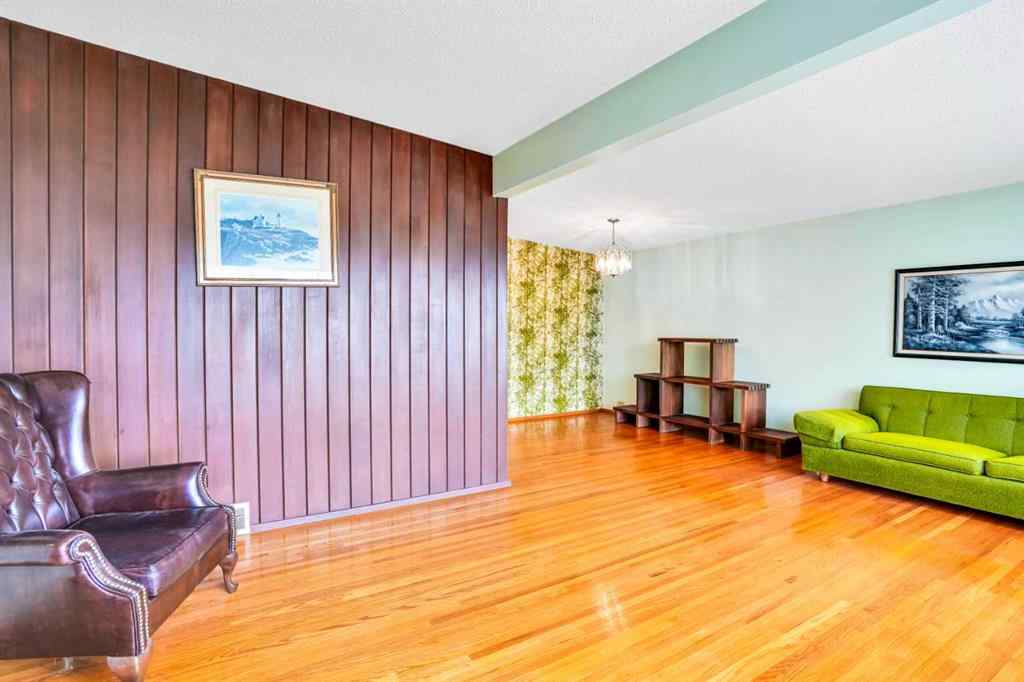 MLS® A2208915 - 924 Mayland Drive NE in Mayland Heights Calgary, Residential
