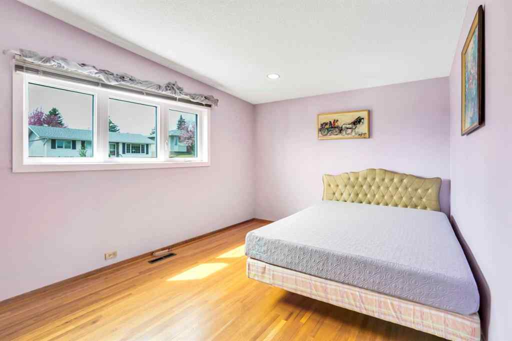 MLS® A2208915 - 924 Mayland Drive NE in Mayland Heights Calgary, Residential