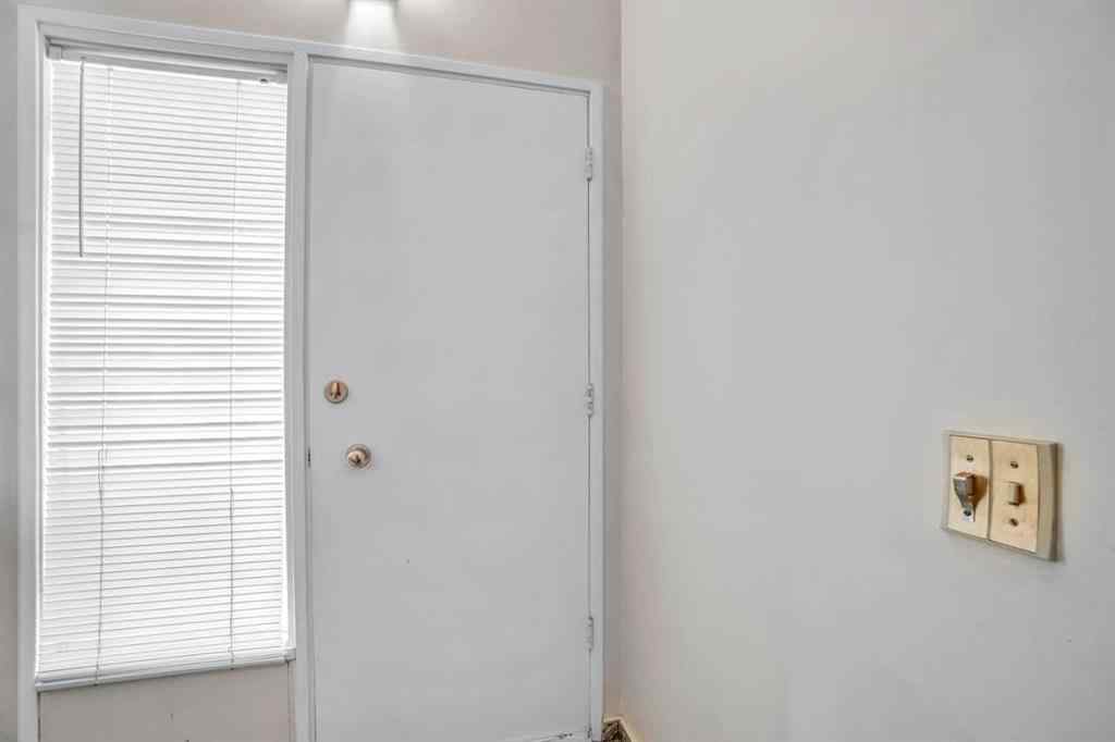 MLS® A2208915 - 924 Mayland Drive NE in Mayland Heights Calgary, Residential