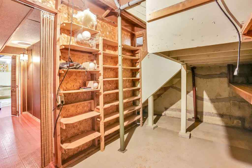 MLS® A2208915 - 924 Mayland Drive NE in Mayland Heights Calgary, Residential