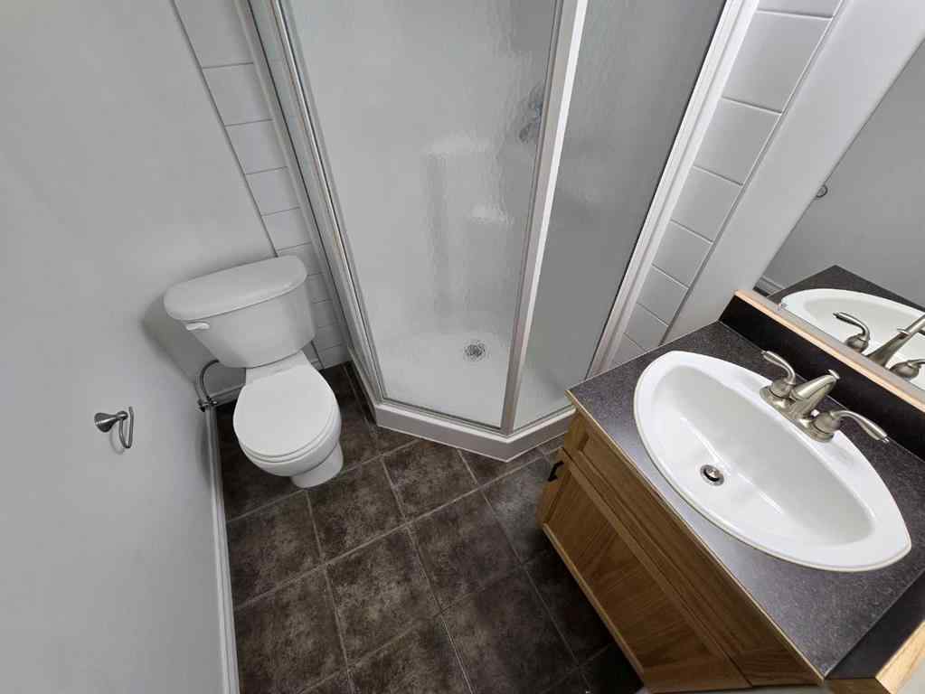 MLS® A2208949 - 207 5 Avenue NE in NONE McLennan, Residential