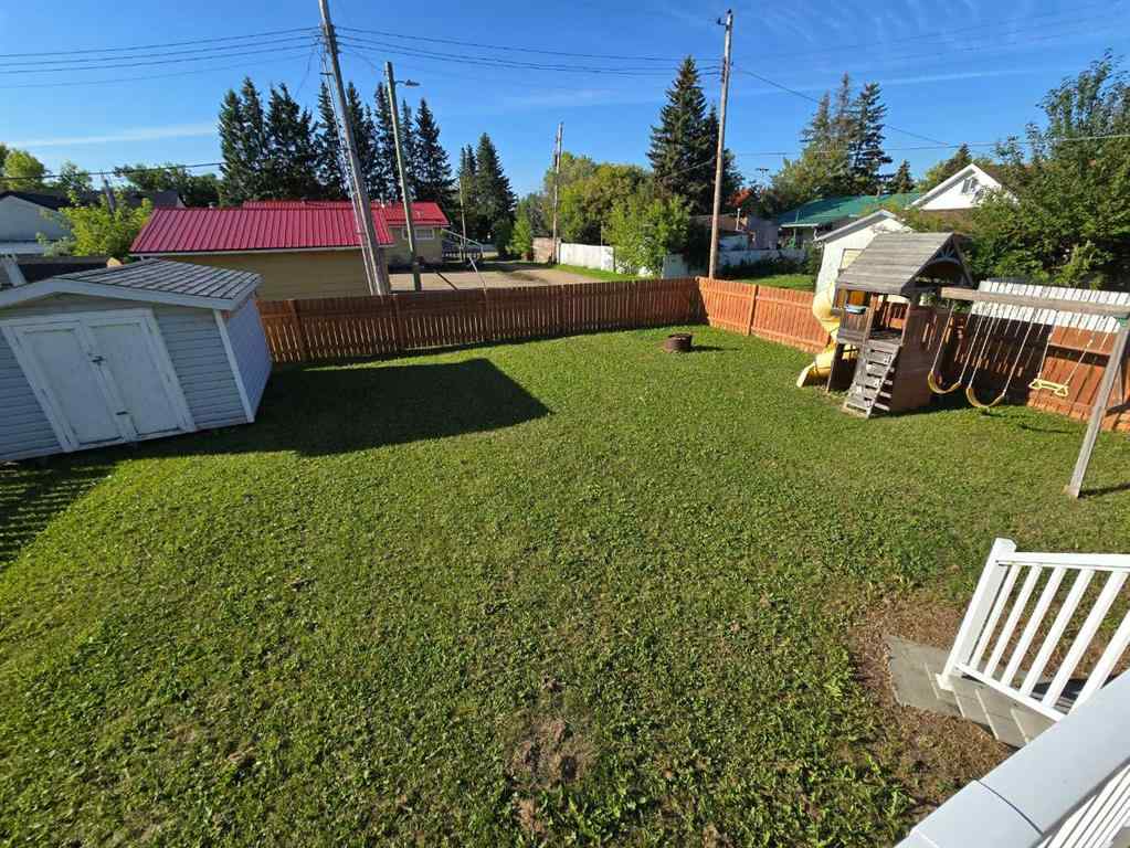MLS® A2208949 - 207 5 Avenue NE in NONE McLennan, Residential
