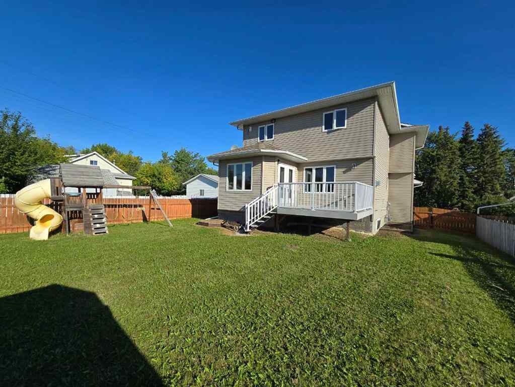 MLS® A2208949 - 207 5 Avenue NE in NONE McLennan, Residential
