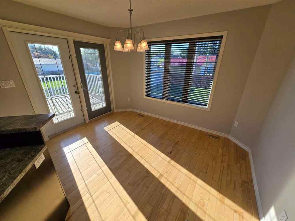 MLS® A2208949 - 207 5 Avenue NE in NONE McLennan, Residential