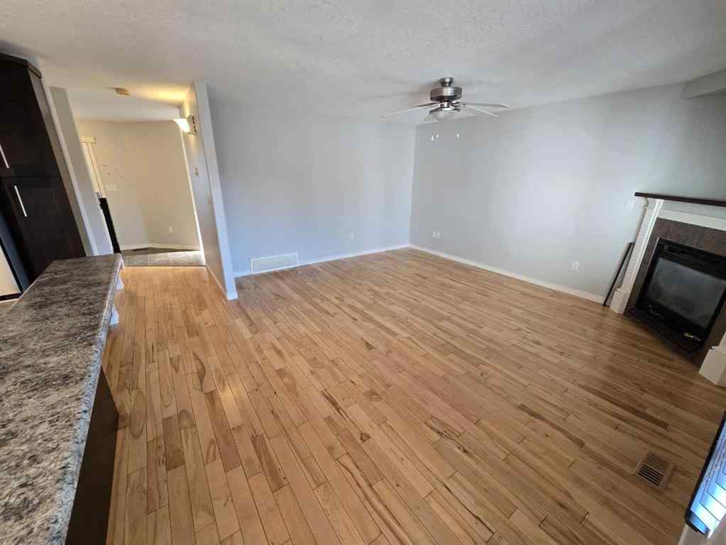 MLS® A2208949 - 207 5 Avenue NE in NONE McLennan, Residential