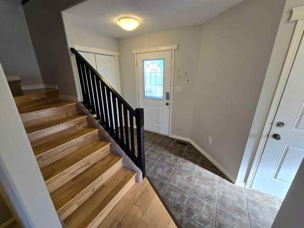 MLS® A2208949 - 207 5 Avenue NE in NONE McLennan, Residential