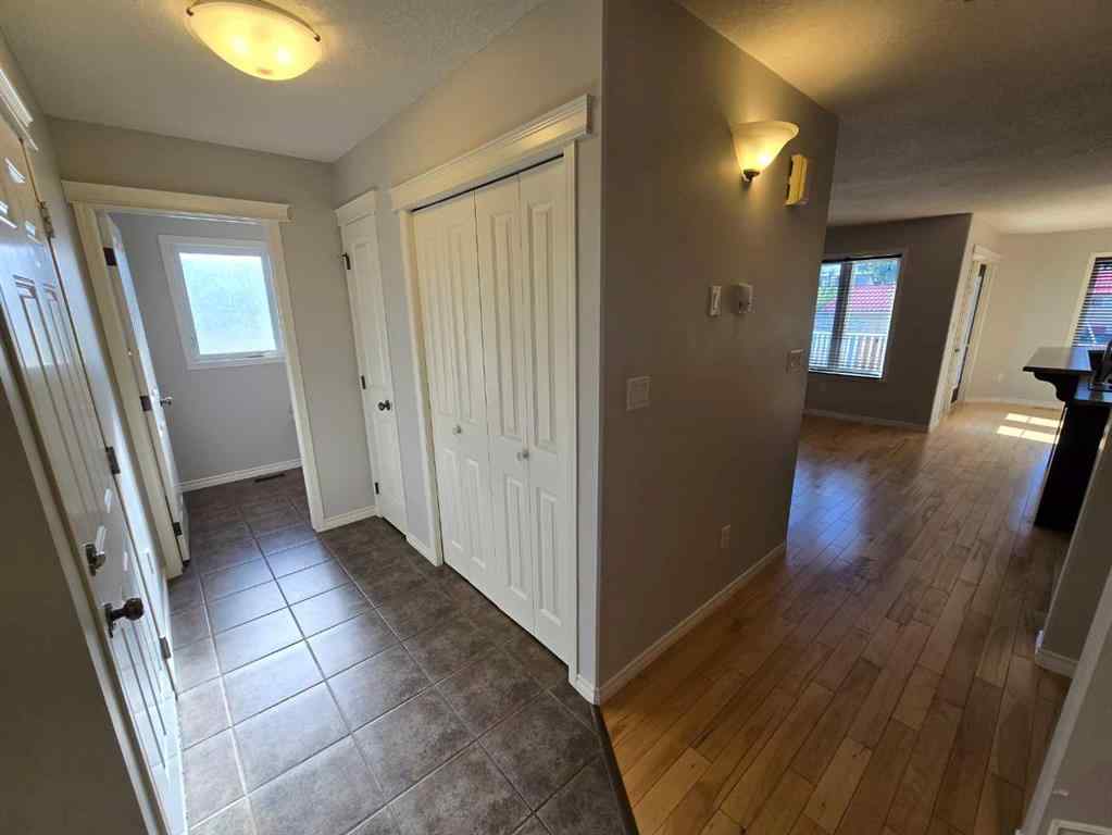 MLS® A2208949 - 207 5 Avenue NE in NONE McLennan, Residential