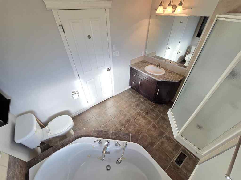 MLS® A2208949 - 207 5 Avenue NE in NONE McLennan, Residential