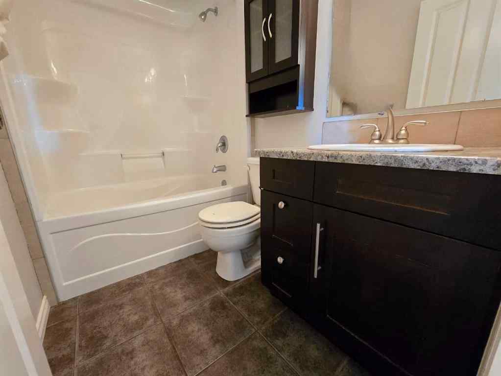 MLS® A2208949 - 207 5 Avenue NE in NONE McLennan, Residential