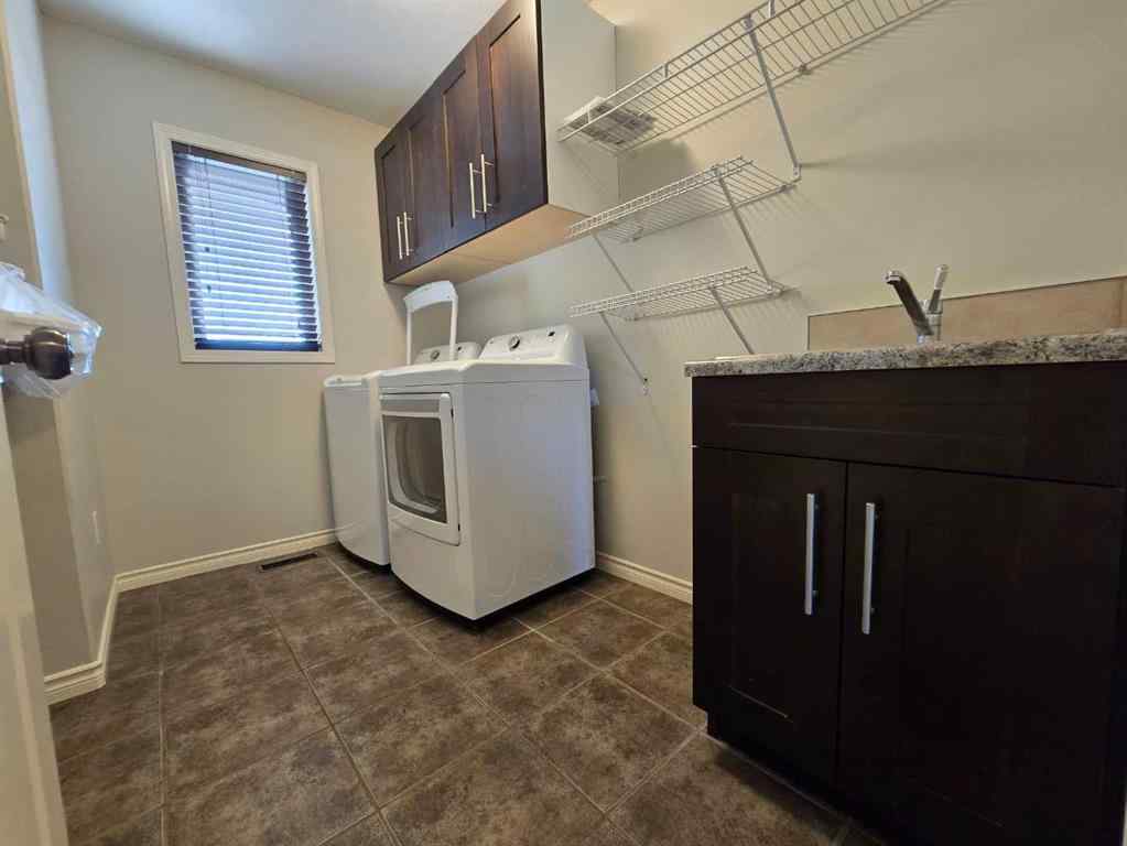 MLS® A2208949 - 207 5 Avenue NE in NONE McLennan, Residential