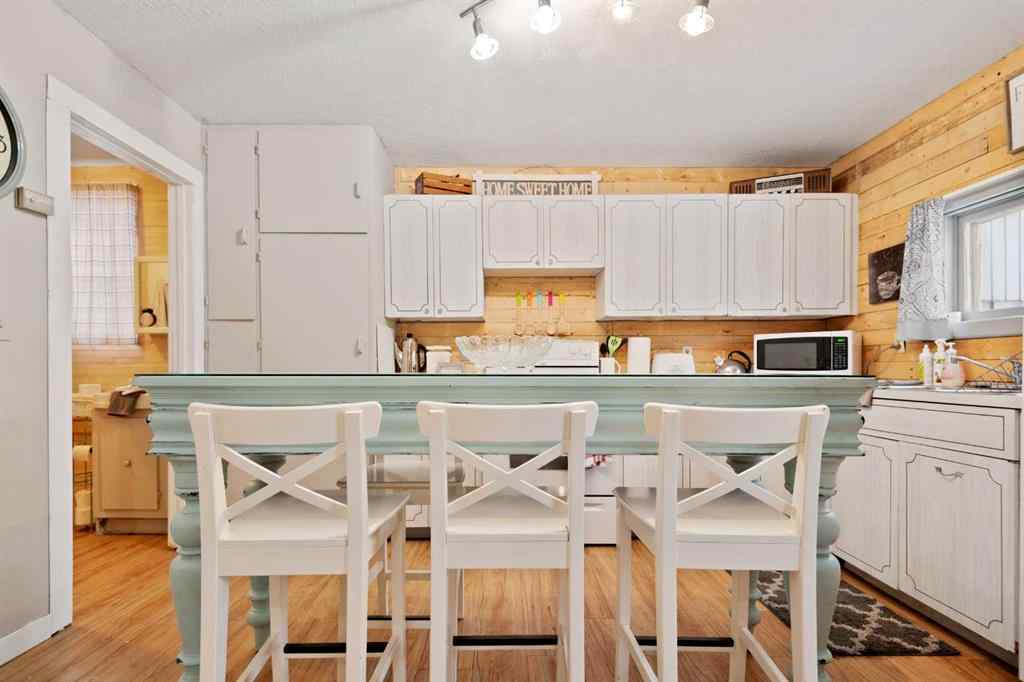 MLS® A2208992 - 17 Jarvis Bay Drive  in NONE Sylvan Lake, Residential