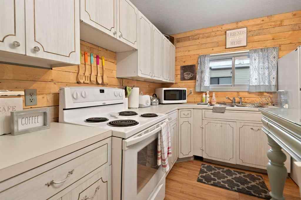MLS® A2208992 - 17 Jarvis Bay Drive  in NONE Sylvan Lake, Residential
