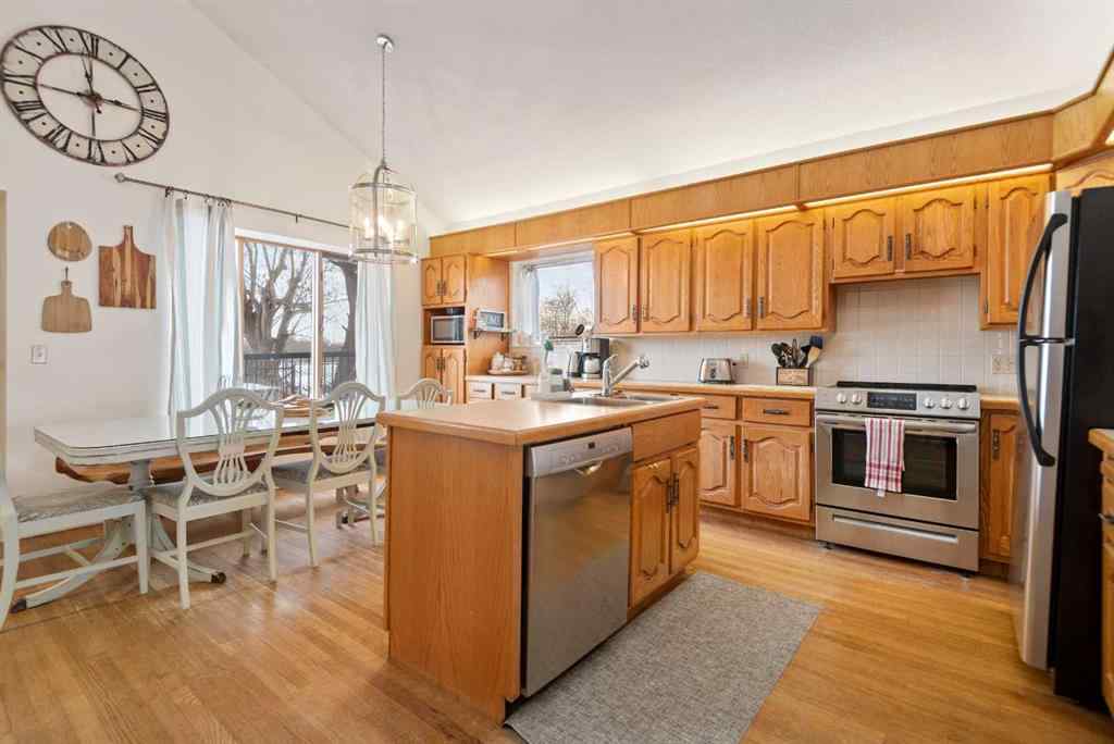 MLS® A2208992 - 17 Jarvis Bay Drive  in NONE Sylvan Lake, Residential