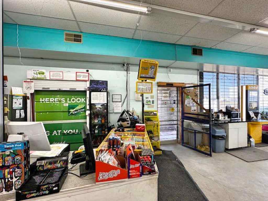 MLS® A2209104 - 604 1 Street S in NONE Grassy Lake, Commercial