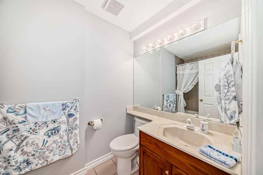 MLS® A2209299 - 8 Signature Point SW in Signal Hill Calgary, Residential
