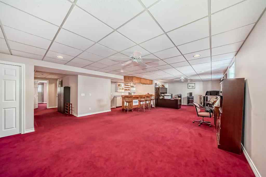 MLS® A2209299 - 8 Signature Point SW in Signal Hill Calgary, Residential