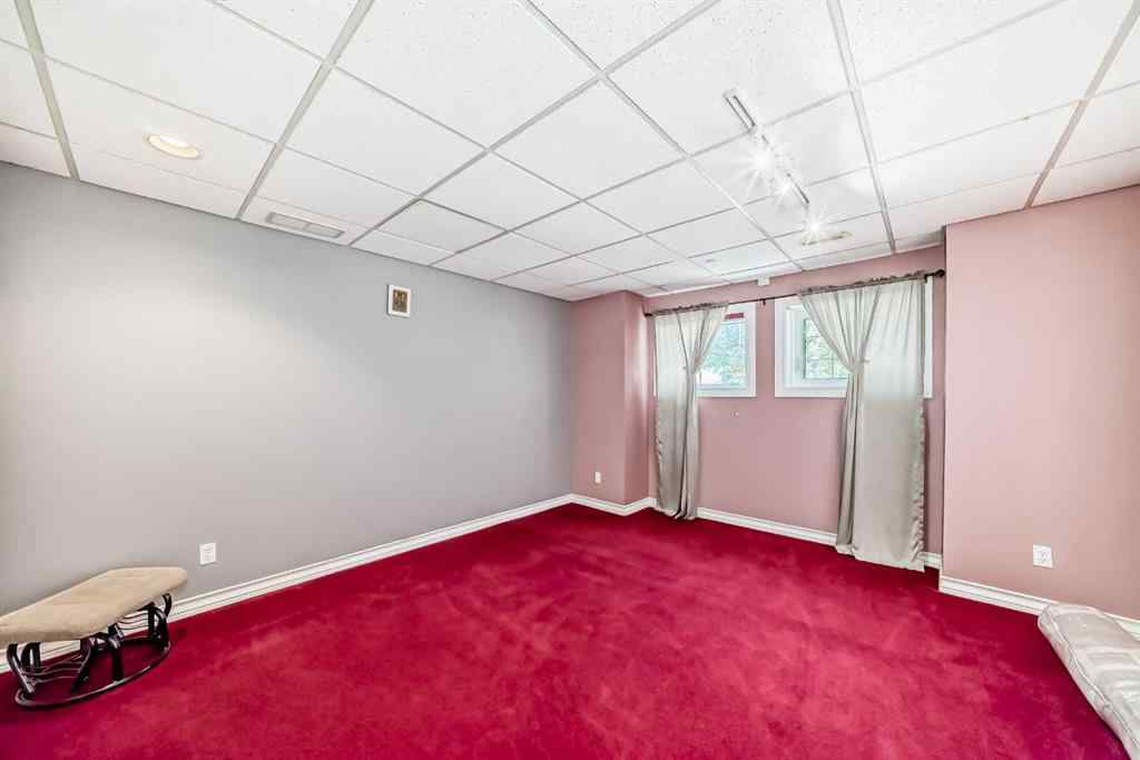 MLS® A2209299 - 8 Signature Point SW in Signal Hill Calgary, Residential