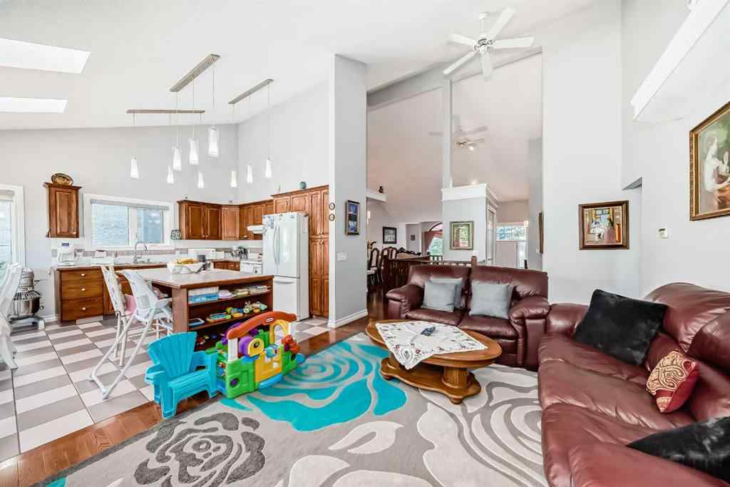 MLS® A2209299 - 8 Signature Point SW in Signal Hill Calgary, Residential