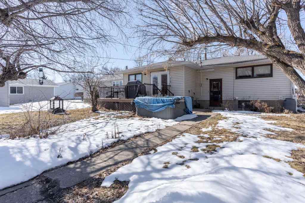 MLS® A2209314 - 5037 53 Street  in Daysland Daysland, Residential