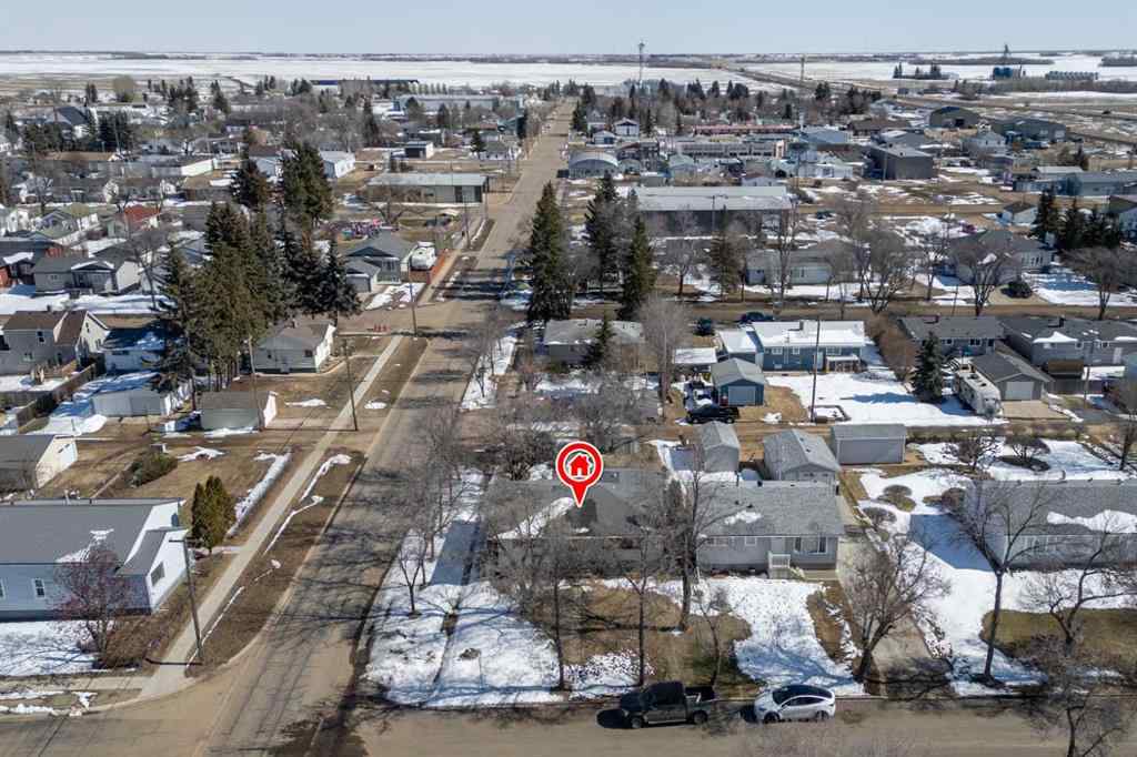 MLS® A2209314 - 5037 53 Street  in Daysland Daysland, Residential