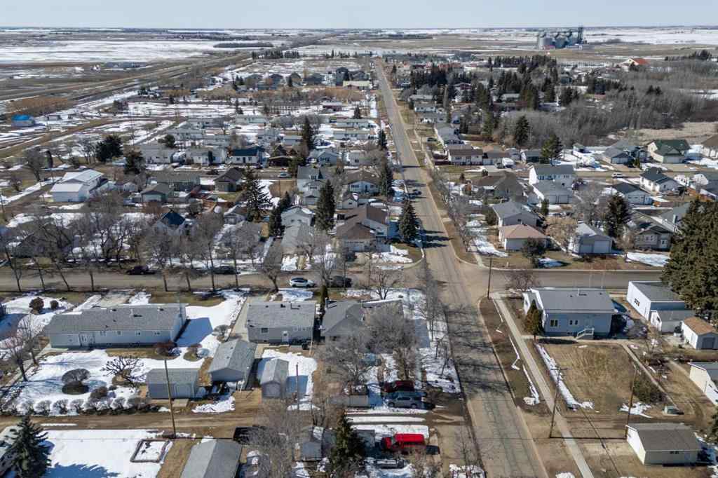 MLS® A2209314 - 5037 53 Street  in Daysland Daysland, Residential