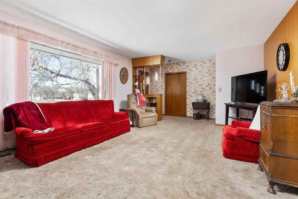 MLS® A2209314 - 5037 53 Street  in Daysland Daysland, Residential