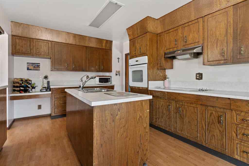 MLS® A2209314 - 5037 53 Street  in Daysland Daysland, Residential